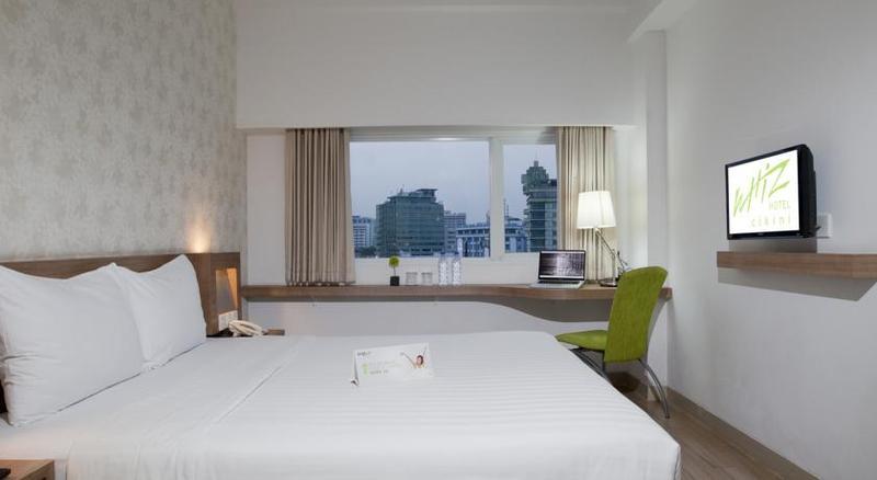 Whiz Hotel Cikini Jakarta Exterior photo