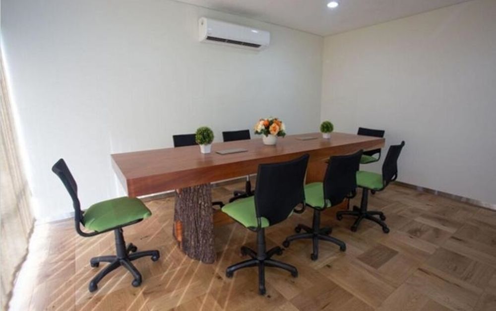 Whiz Hotel Cikini Jakarta Exterior photo