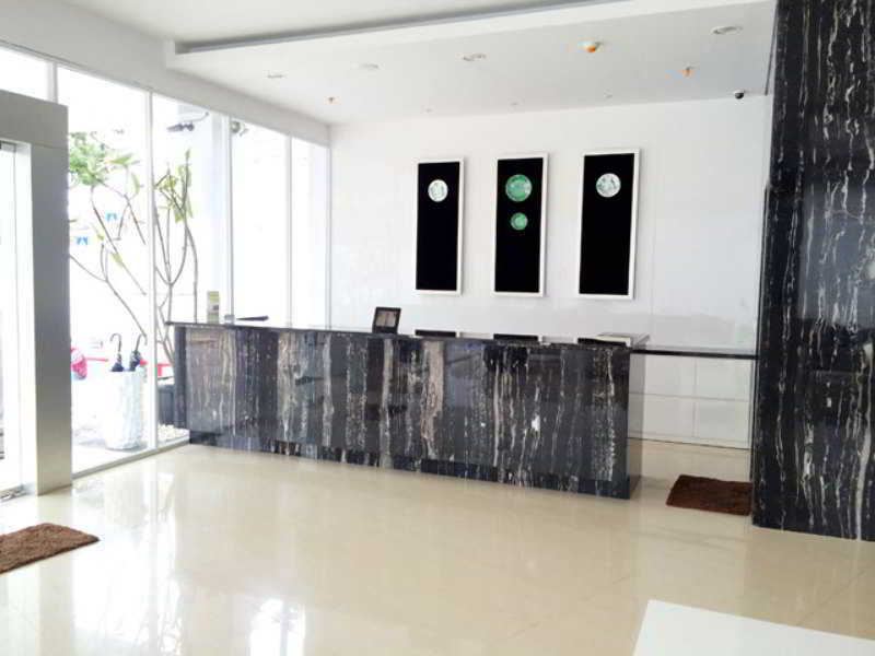 Whiz Hotel Cikini Jakarta Exterior photo