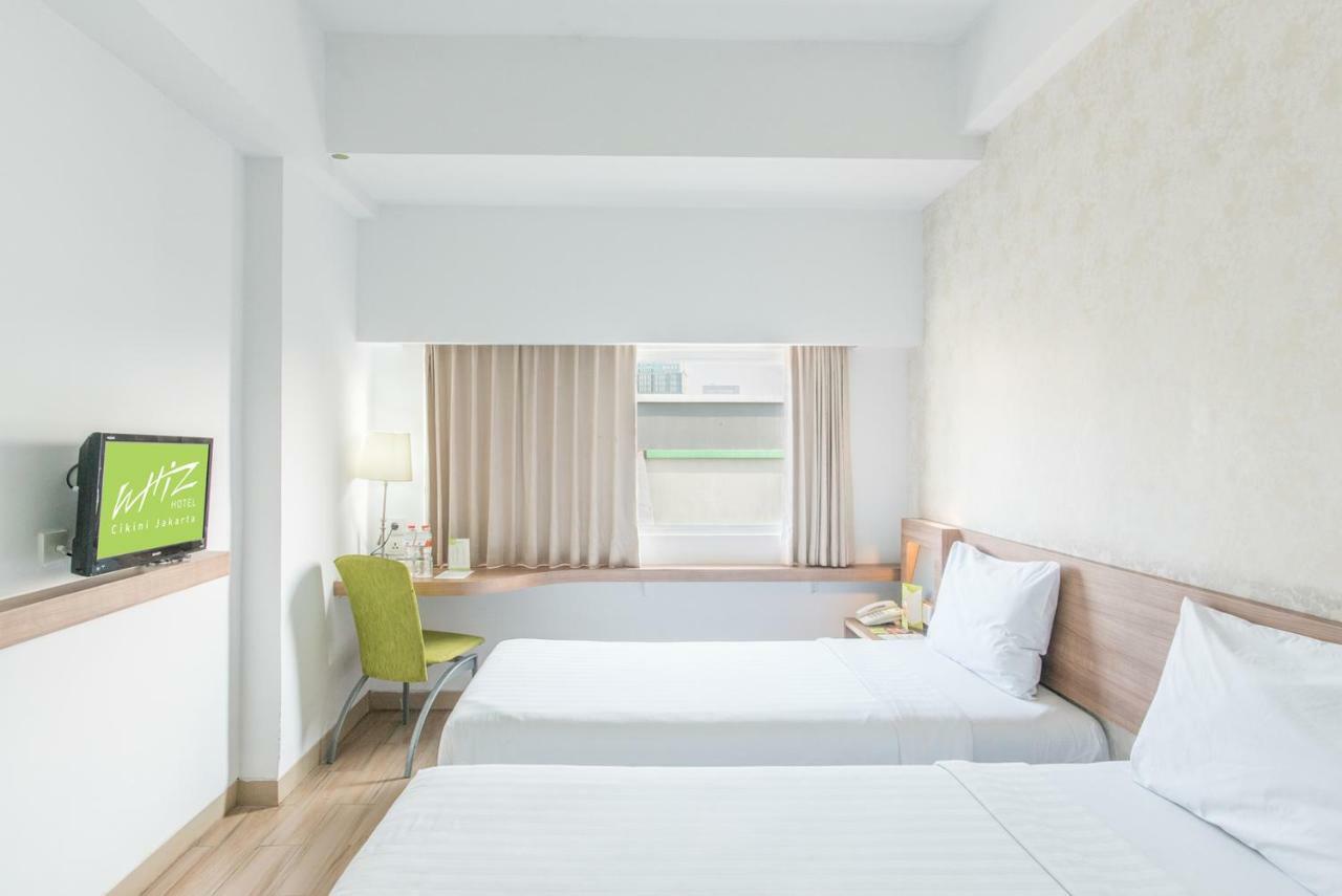 Whiz Hotel Cikini Jakarta Exterior photo